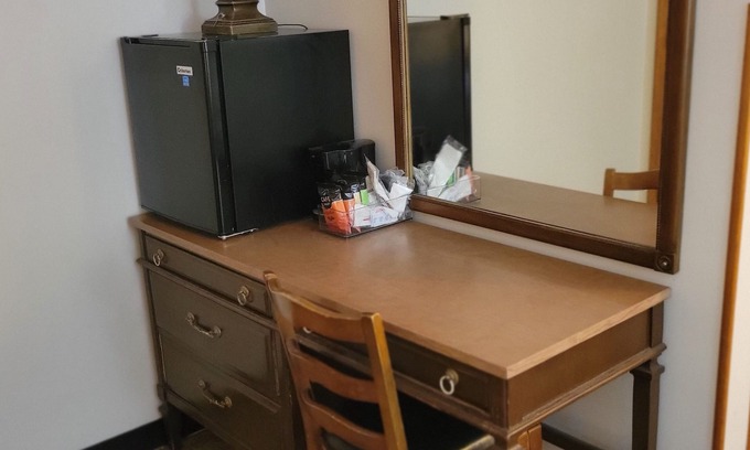 Redfield Hotel | Amaris Inn