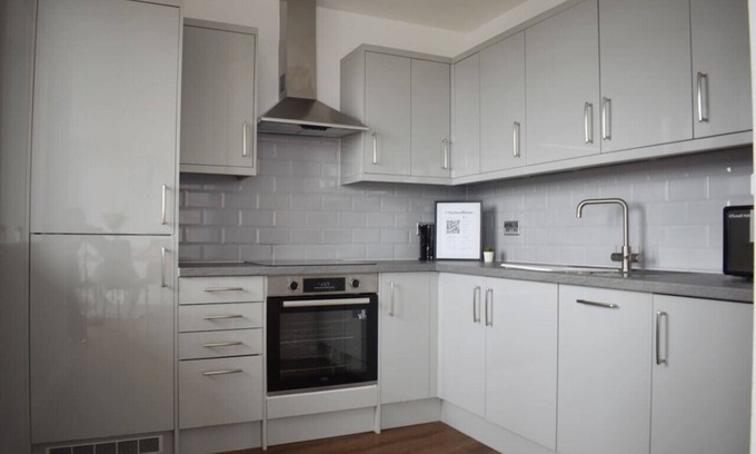 Brentwood Condo | Amazing 2BR in Brentwood
