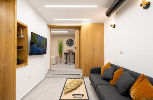 Haifa Apartment | Amazing Atmosphere- Bahai Gardens Main Street
