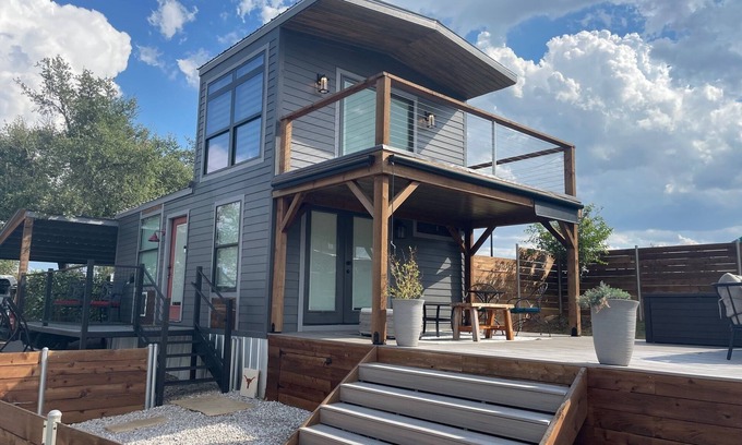 Dripping Springs Cabin | AMAZING Cabin in the Heart of the Hill Country w/breathtaking views,Pool & Spa!