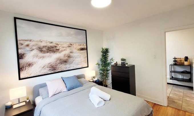 Tetreaultville Apartment | Amazing Condo Next to Metro