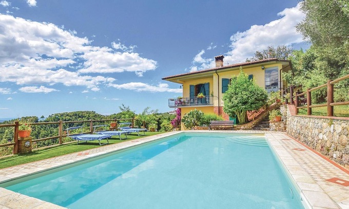 Camaiore House | Amazing home in Camaiore -LU-