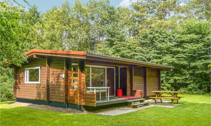 Meppen House | Amazing Home In Meppen With Kitchen