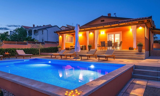 Skatari House | Amazing home in Pula with kitchen