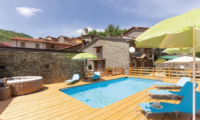 Pieve San Paolo House | Amazing home in Sassalbo -MS-