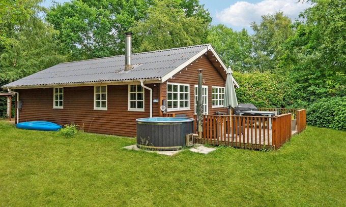 Thyholm House | Amazing home in Thyholm with WiFi