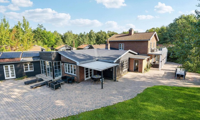 Bøtø By House | Amazing home in Væggerløse with sauna