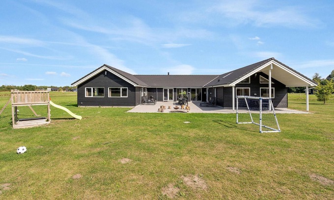 Bøtø By House | Amazing home in Væggerløse with sauna