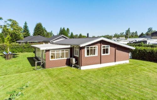Marielyst House | Amazing Home In Væggerløse With Wifi