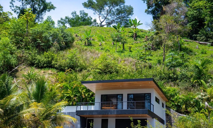Dominical Villa | Amazing ocean and Jungle view, very private, concierge service, security