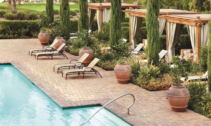 Rancho Bernardo Hotel | Amazing San Diego Getaway | Room with Private Patio Ready for Family Stay