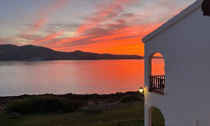 Platges de Fornells Apartment | Amazing Sea View a Paradise Cosy Apartment