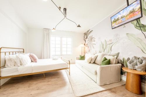 Flamingo/Lummus Apartment | Amazing studio in Ocean Drive