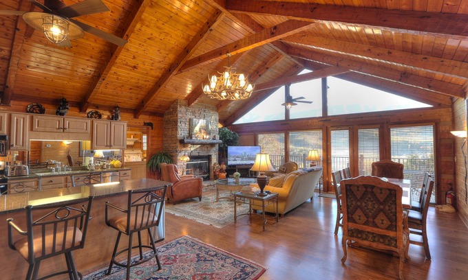 Gatlinburg - Pigeon Forge Cabin | Amazing View -Smoky Mountain View Getaway ~ Cozy Feel, Like Home!