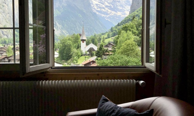 Lauterbrunnen Ski Chalet | Amazing Views, Charm and Comfort