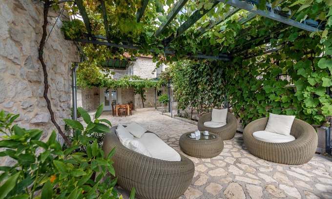 Benkovac Villa | Amazing villa Torine, 14 persons, 7 bedrooms, pool, garden, ECO, billiards