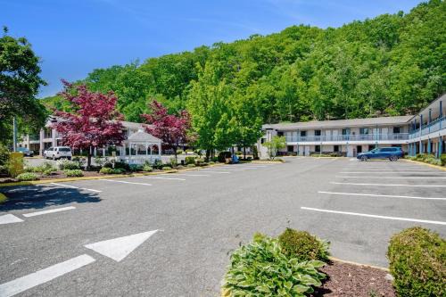 Torrington Hotel | Americas Best Value Inn Torrington, CT