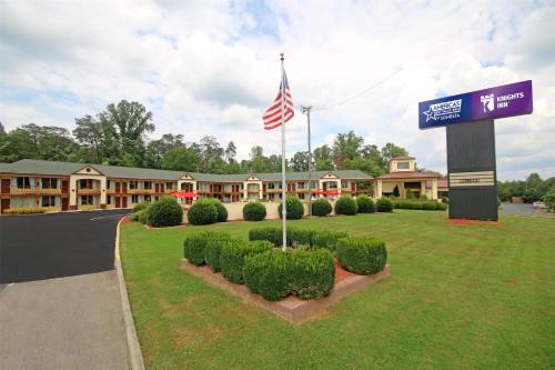 Pilot Mountain Hotel | Americas Best Value Inn Pilot Mountain