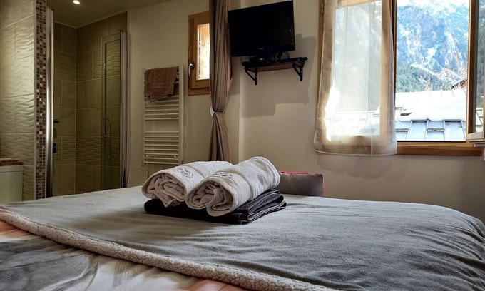 Val-des-Pres Apartment | Amethyst (couple)