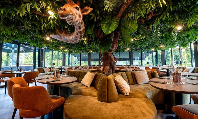 L'Isle-Adam Hotel | Amicitia