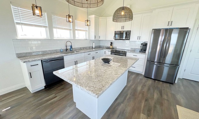 Grand Isle House | AMO - Beachfront - Island Realty