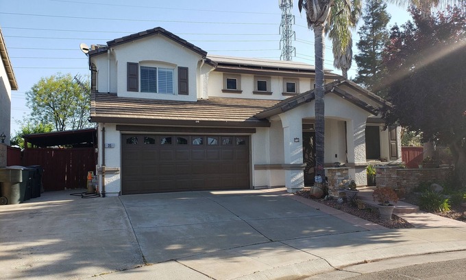 Willow Creek House | An Elegant Executive/Corporate Residence