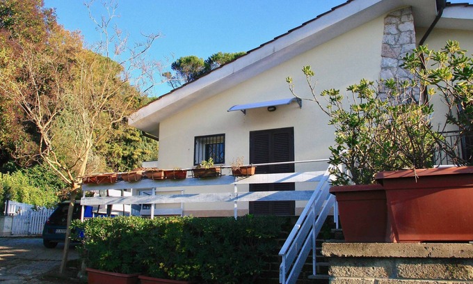 Montelarco Villa | An elegant, spacious part of the villa and private parking