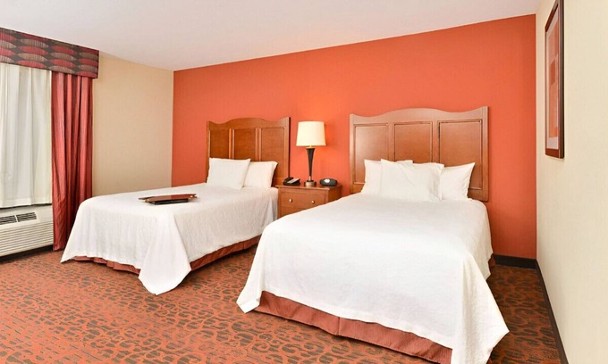 Muscatine House | An Exceptional & Comfy Place to Unwind Free WiFi