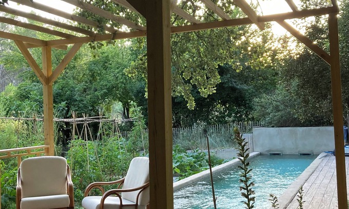 Saint-Etienne-du-Gres Cabin | An oasis in nature, Swimming pool-comfort-nature park-Alpilles gite 60 m2