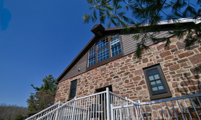 Stouchsburg House | An old mill from the 1800`s has been renovated into a Mill House with three Suites - two with private entrances