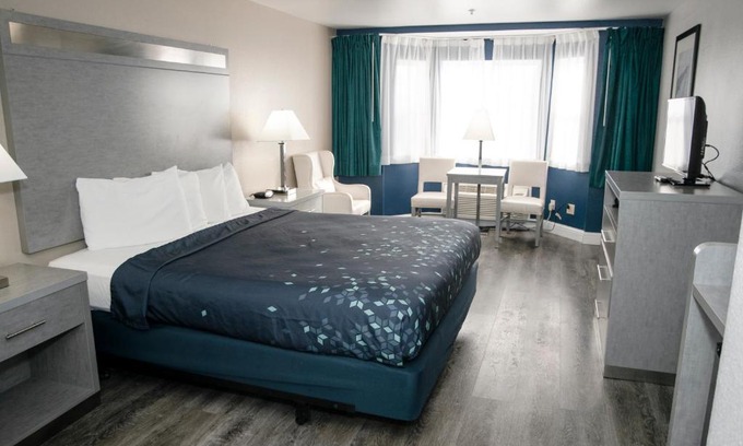 Bertsch-Oceanview Hotel | Anchor Beach Inn