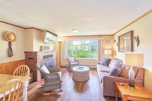Long Beach House | Anchorage Cottages #8