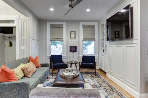 Historic District House | Anchors Aweigh