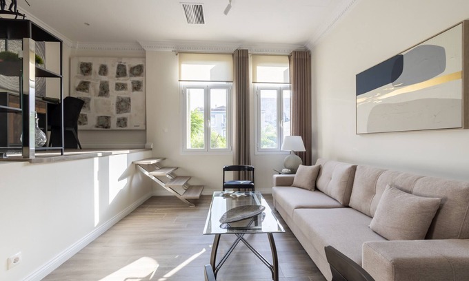 Plaka Apartment | Ancient Athens Great Apt Home Office w/Acropolis View