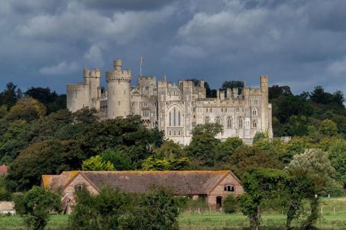 Arundel House | Angel Cottage in stunning Arundel
