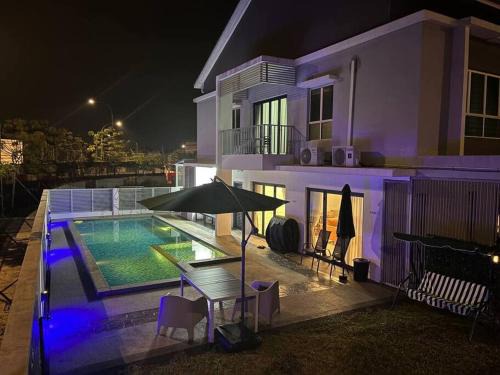 Jalan Bangi House | Anjung Serene + Private Pool (10 pax) @ Semenyih