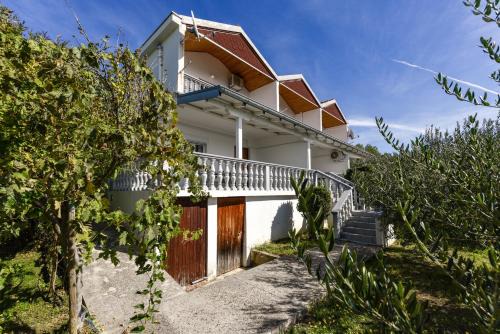 Razanac Apartment | Anlage für 30 Personen