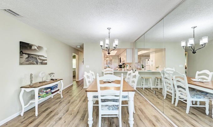 Bradenton Beach Condo | Anna Maria Island Beach Palms 8B