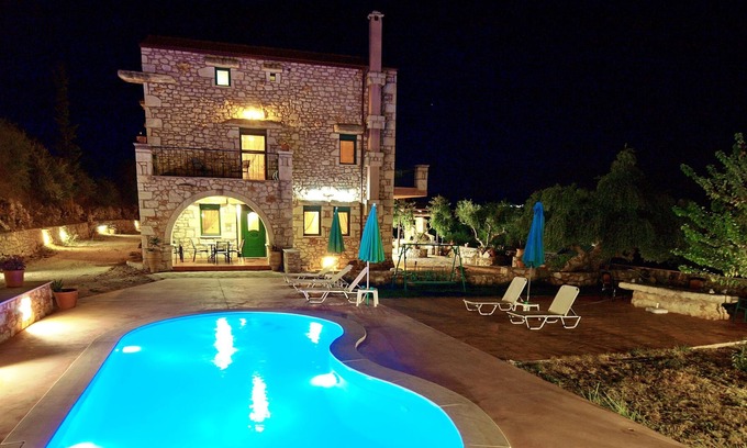 Apokoronas Villa | Antonios pool & barbecue villa