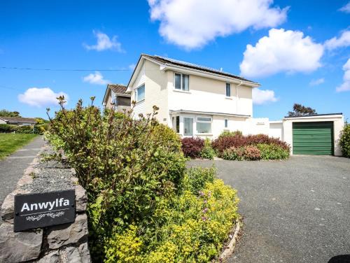Moelfre House | Anwylfa