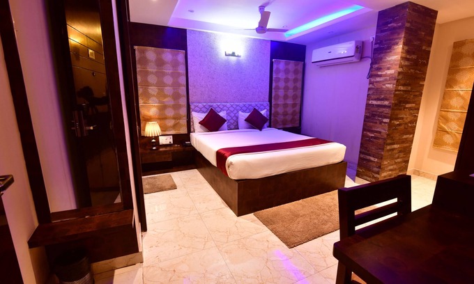 Sualkuchi Hotel | AP Homes