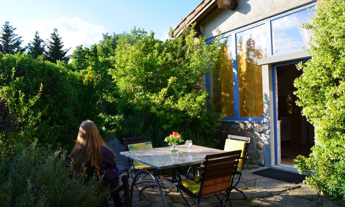 Collesanto Apartment | Apartment La Grapo with pool in Villa La Rogaia, Umbria, LagoTrasimeno