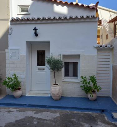 Aegina Town House | APANEMA HOUSE