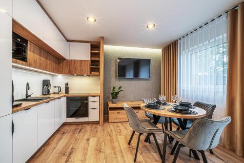 Boleslawiec Apartment | Apartament Labradoryt, klimatyzacja, parking priv