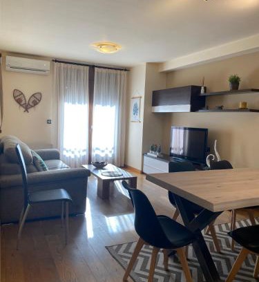 Sort Apartment | Apartament Neret I