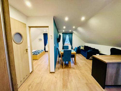 Grzybowo Apartment | Apartament turkusowy