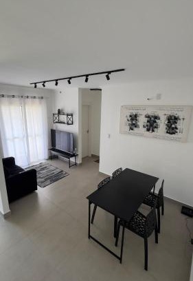 Cotia Apartment | Apartamento inteiro com vaga, varanda e piscina