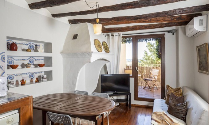 Adahuesca Apartment | Apartamento Rustico con Terraza