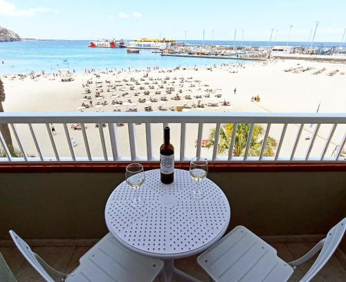 Los Cristianos Apartment | Apartamentos Reverón Playa 303 - Views of the Bay