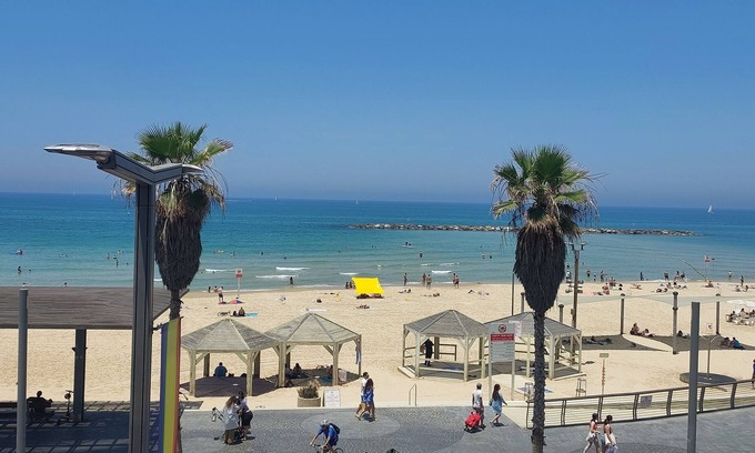 Tel Aviv Promenade Apartment | Aparthotel banana beach TLV promenade: surf, music, bars. Near Royal Beach hotel